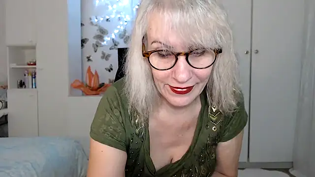 Ghertrude52 online show from February 17, 2025, 5:04 am