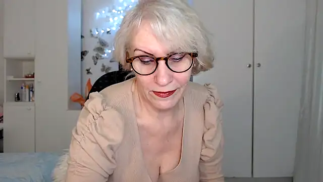 Ghertrude52 online show from February 24, 2025, 4:38 am