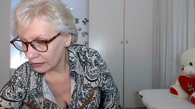 Ghertrude52 online show from March 19, 2025, 4:03 am