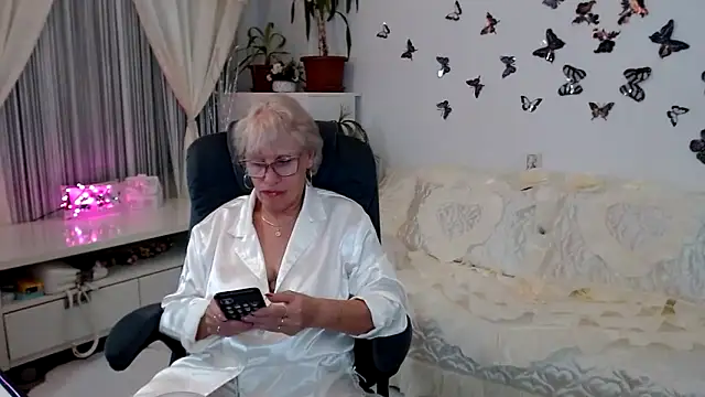 Ghertrude52 online show from September 18, 2025, 3:08 am