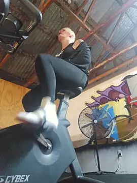 PinkTheHawk online show from October 30, 2025, 3:41 am