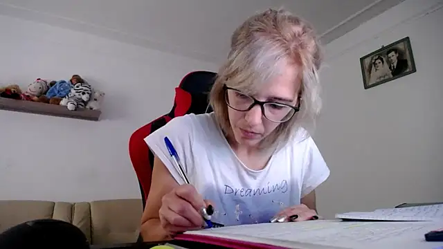 Snapshot of SexxyLety chatting on October 6, 2025, 8:23 am SexxyLety online show from October 6, 2025, 8:23 am