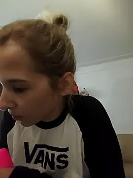 Snapshot of SexxyLety chatting on October 14, 2025, 9:21 am SexxyLety online show from October 14, 2025, 9:21 am