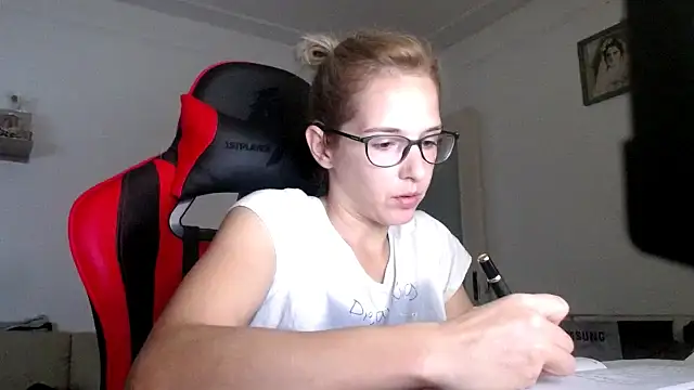 Snapshot of SexxyLety chatting on October 15, 2025, 8:09 pm SexxyLety online show from October 15, 2025, 8:09 pm