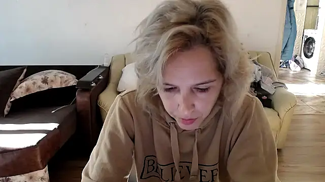 Snapshot of SexxyLety chatting on November 3, 2025, 7:53 am SexxyLety online show from November 3, 2025, 7:53 am