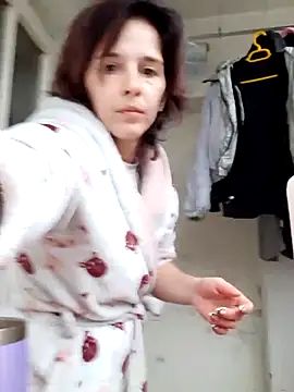 SexxyLety online show from April 8, 2026, 11:32 am