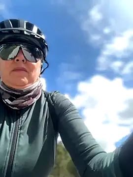 emma tour online show from November 29, 2025, 3:04 pm