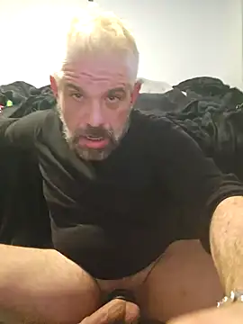 Bostophot73 online show from January 30, 2025, 11:55 pm