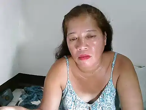 Snapshot of wethornypussy4u chatting on February 3, 2025, 1:40 pm wethornypussy4u online show from February 3, 2025, 1:40 pm