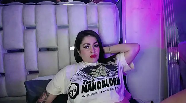 chelaqueen  online show from February 6, 2025, 12:00 am