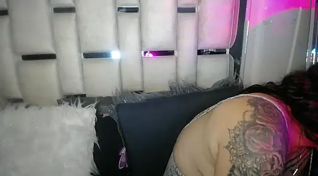 chelaqueen  online show from March 1, 2025, 1:00 am