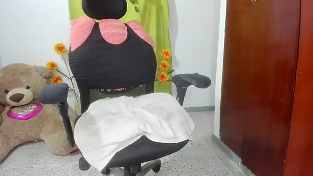 janelleritz online show from September 30, 2025, 8:52 am