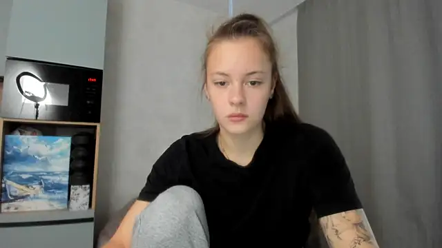 why again me online show from October 3, 2025, 2:47 pm