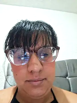 Snapshot of ZaidaWet chatting on March 25, 2026, 12:33 pm ZaidaWet online show from March 25, 2026, 12:33 pm