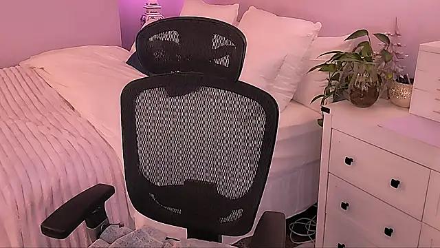 Wonderful Woman online show from March 15, 2026, 3:56 am