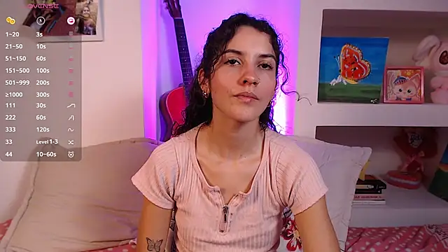 lailypink online show from September 22, 2025, 1:40 am