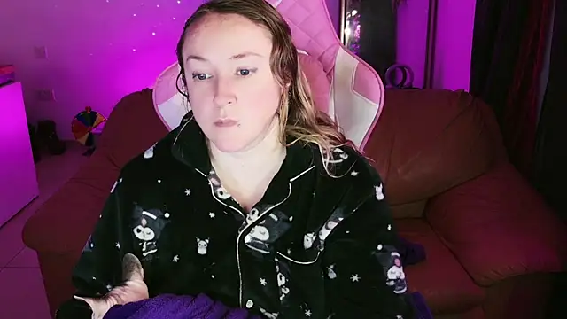 kisicaxx online show from January 16, 2025, 6:37 pm