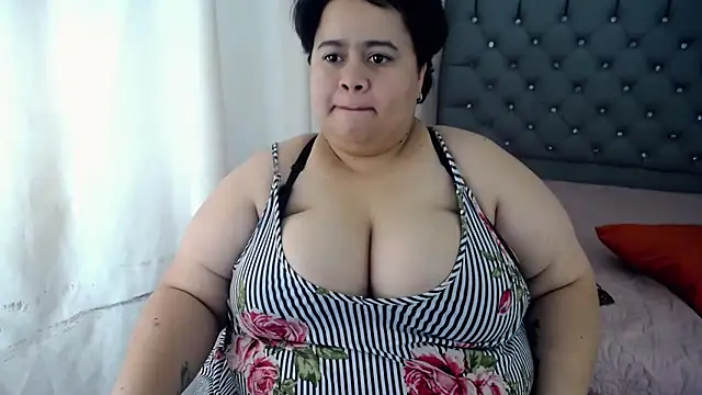 Snapshot of hotlesby4uxxx chatting on December 13, 2024, 7:53 pm hotlesby4uxxx online show from December 13, 2024, 7:53 pm