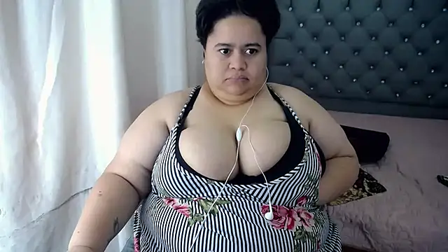 Snapshot of hotlesby4uxxx chatting on December 13, 2024, 10:55 pm hotlesby4uxxx online show from December 13, 2024, 10:55 pm