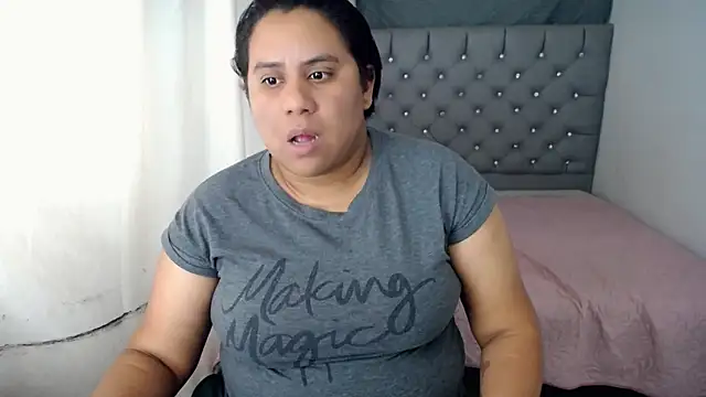 Snapshot of hotlesby4uxxx chatting on January 7, 2025, 8:10 pm hotlesby4uxxx online show from January 7, 2025, 8:10 pm