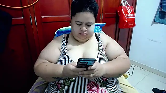 Snapshot of hotlesby4uxxx chatting on May 25, 2026, 2:01 pm hotlesby4uxxx online show from May 25, 2026, 2:01 pm