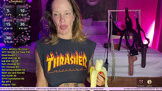 mommyselenafit  online show from November 9, 2025, 3:05 am