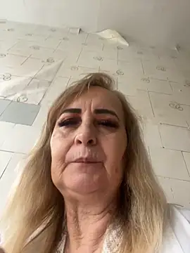 Irina2909xh online show from October 13, 2025, 10:48 am