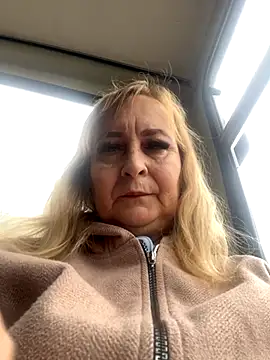 Irina2909xh online show from November 12, 2025, 12:16 pm