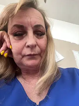 Snapshot of Irina2909@xh chatting on June 18, 2026, 9:36 am Irina2909xh online show from June 18, 2026, 9:36 am