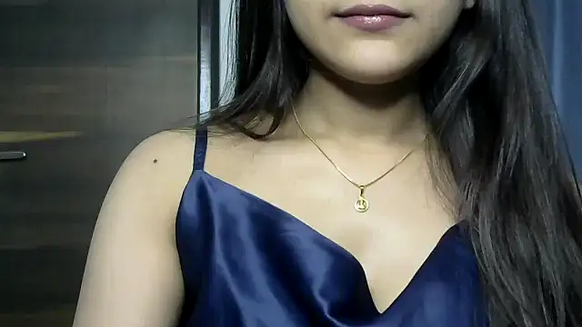 Snapshot of selen_5 chatting on September 17, 2025, 6:09 pm selen 5 online show from September 17, 2025, 6:09 pm