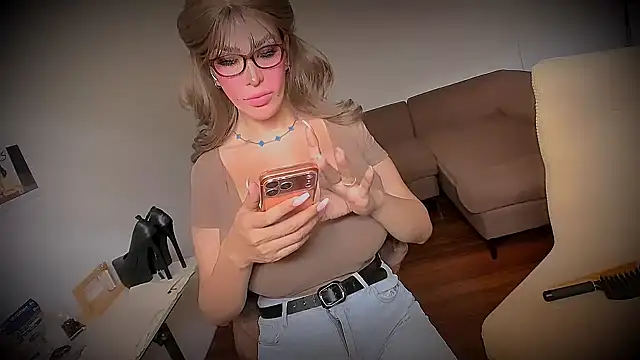 Snapshot of GiftedGirl4u chatting on July 11, 2026, 1:08 am GiftedGirl4u online show from July 11, 2026, 1:08 am