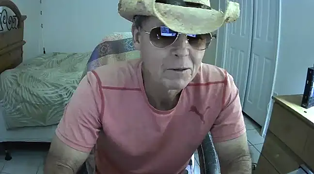 nakeedcowboi65 online show from January 19, 2025, 3:32 pm