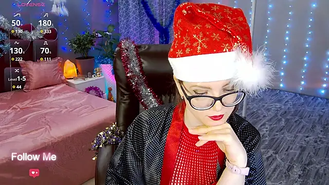 Snapshot of AngelaWhiti chatting on December 26, 2024, 6:33 pm AngelaWhiti online show from December 26, 2024, 6:33 pm
