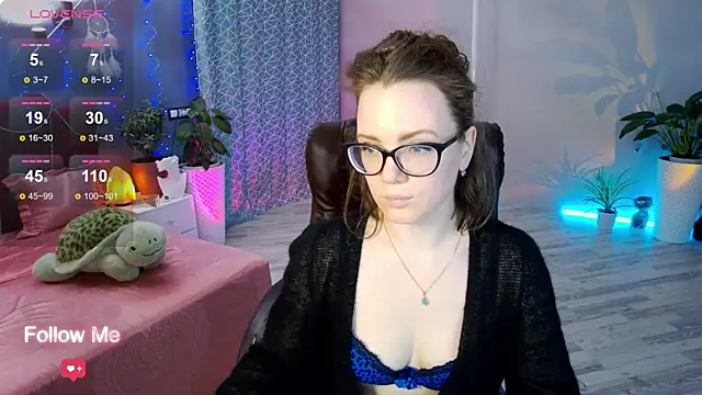 Snapshot of AngelaWhiti chatting on March 20, 2025, 3:04 pm AngelaWhiti online show from March 20, 2025, 3:04 pm