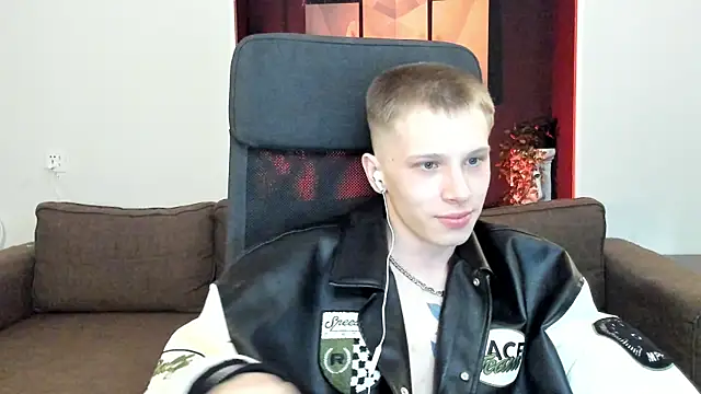 arlekincrop online show from March 19, 2025, 10:31 pm