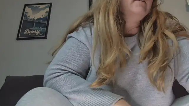 MissMera online show from December 12, 2024, 7:52 am