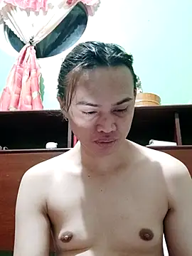 QueenSoreal online show from November 13, 2025, 4:28 pm