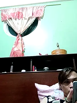 QueenSoreal online show from November 17, 2025, 11:38 am