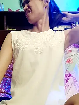 Snapshot of QueenSoreal chatting on March 5, 2026, 3:41 pm QueenSoreal online show from March 5, 2026, 3:41 pm