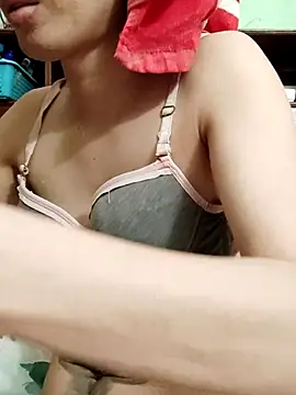 Snapshot of QueenSoreal chatting on March 11, 2026, 2:56 pm QueenSoreal online show from March 11, 2026, 2:56 pm