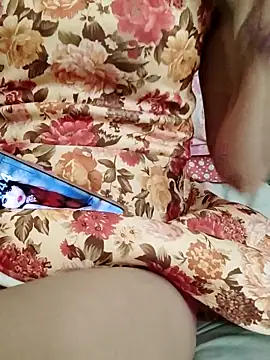 Snapshot of QueenSoreal chatting on March 14, 2026, 2:44 pm QueenSoreal online show from March 14, 2026, 2:44 pm