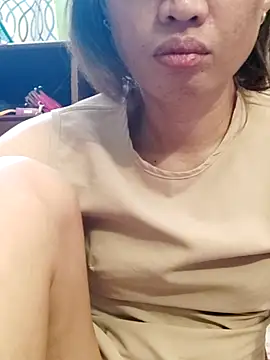 Snapshot of QueenSoreal chatting on March 30, 2026, 2:01 am QueenSoreal online show from March 30, 2026, 2:01 am