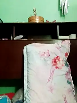 Snapshot of QueenSoreal chatting on April 4, 2026, 5:43 pm QueenSoreal online show from April 4, 2026, 5:43 pm