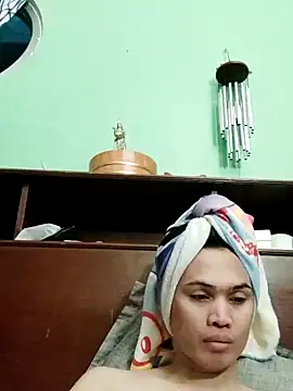 Snapshot of QueenSoreal chatting on April 5, 2026, 3:20 pm QueenSoreal online show from April 5, 2026, 3:20 pm