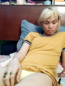 QueenSoreal online show from July 16, 2026, 6:08 am