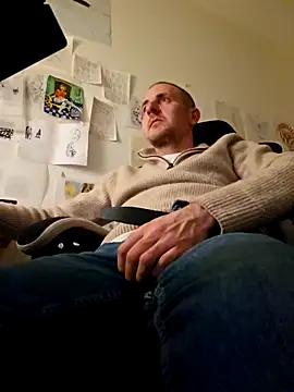 verylargecock online show from February 2, 2026, 8:40 pm