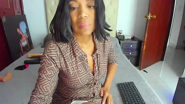 LUISSA  online show from November 11, 2025, 10:37 am