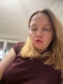 Susanel online show from December 3, 2024, 8:06 pm