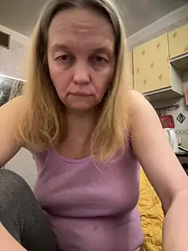 Susanel online show from January 3, 2025, 2:51 pm