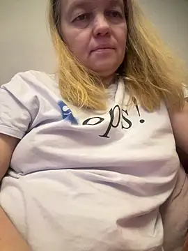 Susanel online show from January 4, 2025, 1:42 pm